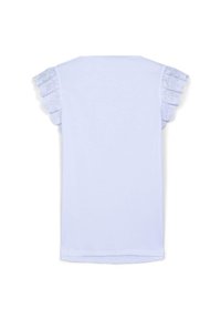 T-shirt di cotone azzurro chiaro con maniche in pizzo a balze, scollatura rotonda e orlo dritto. Design semplice senza fantasie o stampe.