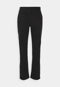 Černé džíny z denimu s rovnými nohavicemi, vysokým pasem, dvěma zadními kapsami a čistým zakončením. Texturovaná tkanina s minimální elasticitou.