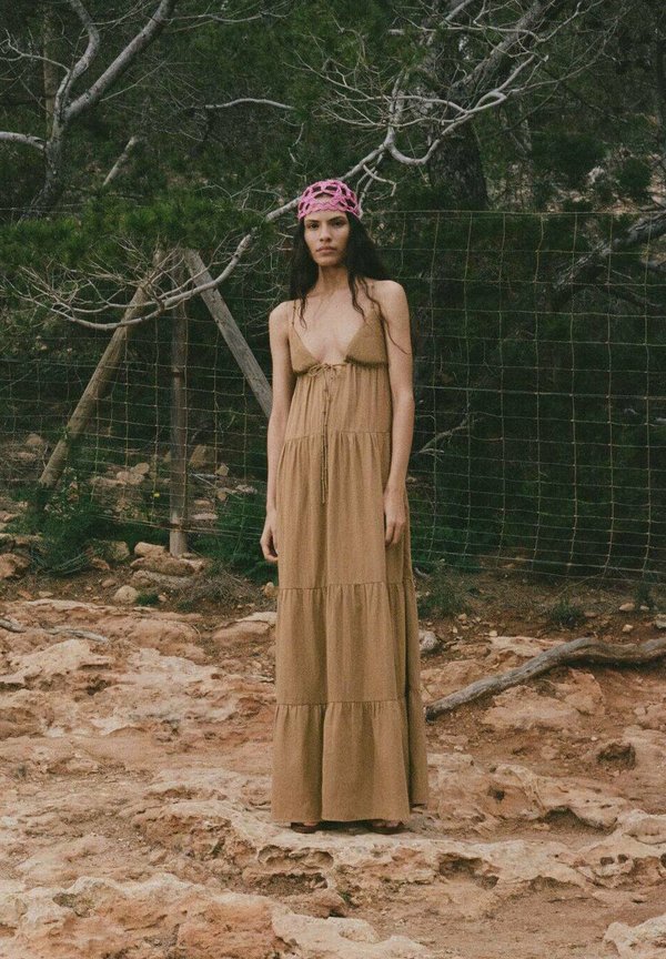 CHOKER - Maxi dress - sand