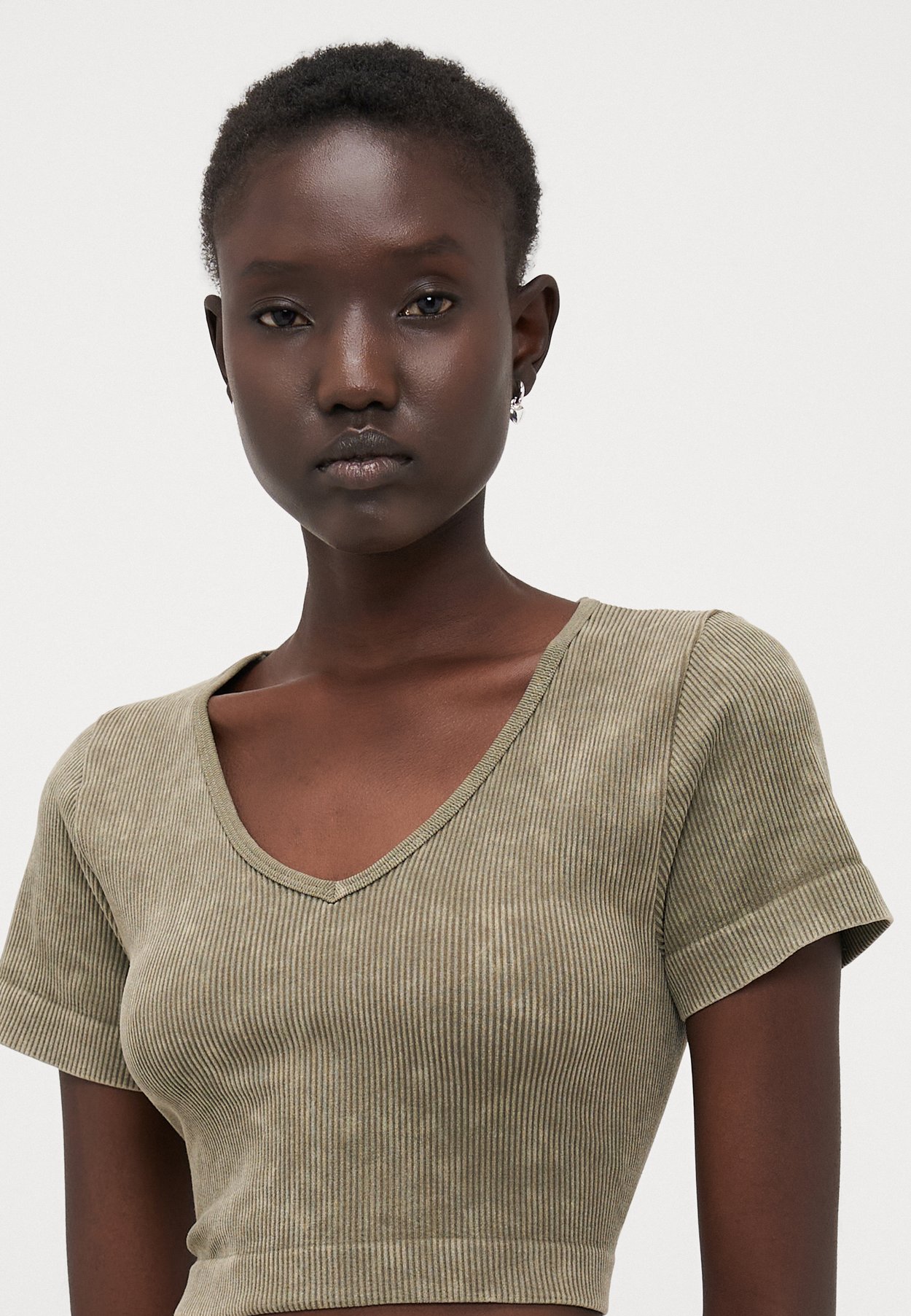 ONLLEA SEAMLESS STONE V NECK