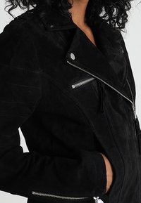 VILA Skinnjacka - black