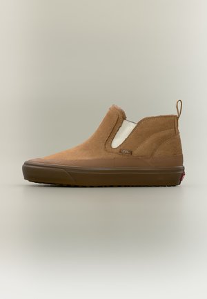 Vans, MID SLIP INSULATED - Trainers - chipmunk