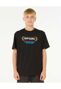 Sort bomulds T-shirt med et farverigt "RIPCURL" logo i oval form, med teksten "QUALITY SURF PRODUCTS SINCE SIXTY NINE" nedenfor.