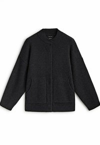 Donkergrijze wollen cardigan met een ronde halslijn, open voorkant, twee voorzakken en verlaagde schouders. Zachte textuur, ontspannen pasvorm.