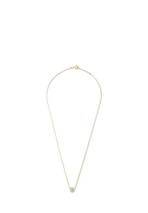 Delikatny naszyjnik z łańcuszka ze złota z pojedynczym okrągłym diamentem osadzonym w oprawie typu bezel na białym tle.