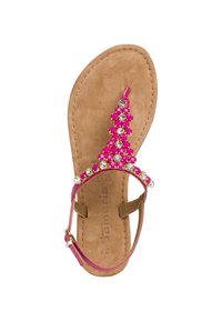 Sandalo piatto con una parte superiore di perline rosa e dettagli con gemme trasparenti su una soletta in suede beige. Presenta una fascia alla caviglia con una fibbia dorata.