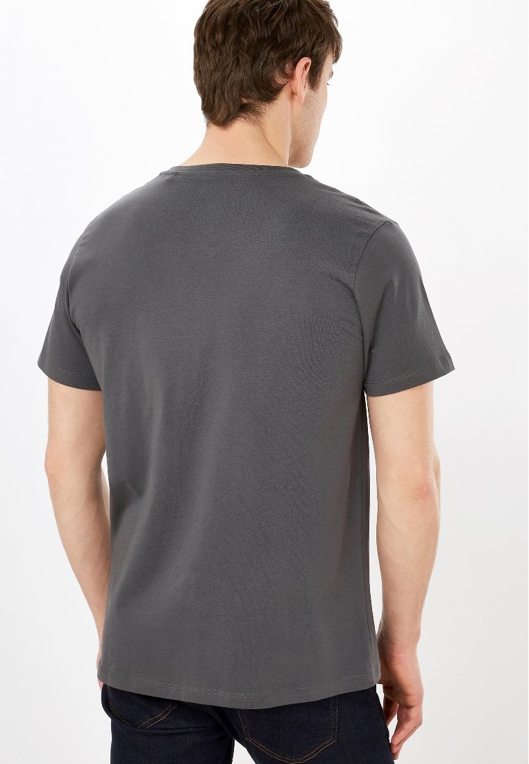Uomo V-NECK - T-shirt basic Uomo V-NECK - T-shirt basic