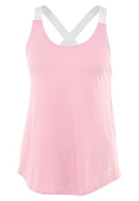 Jasnoróżowa sportowa koszulka bez rękawów z okrągłym dekoltem, białymi krzyżującymi się ramiączkami i zaokrąglonym dołem. Na dole znajduje się małe białe logo Nike.