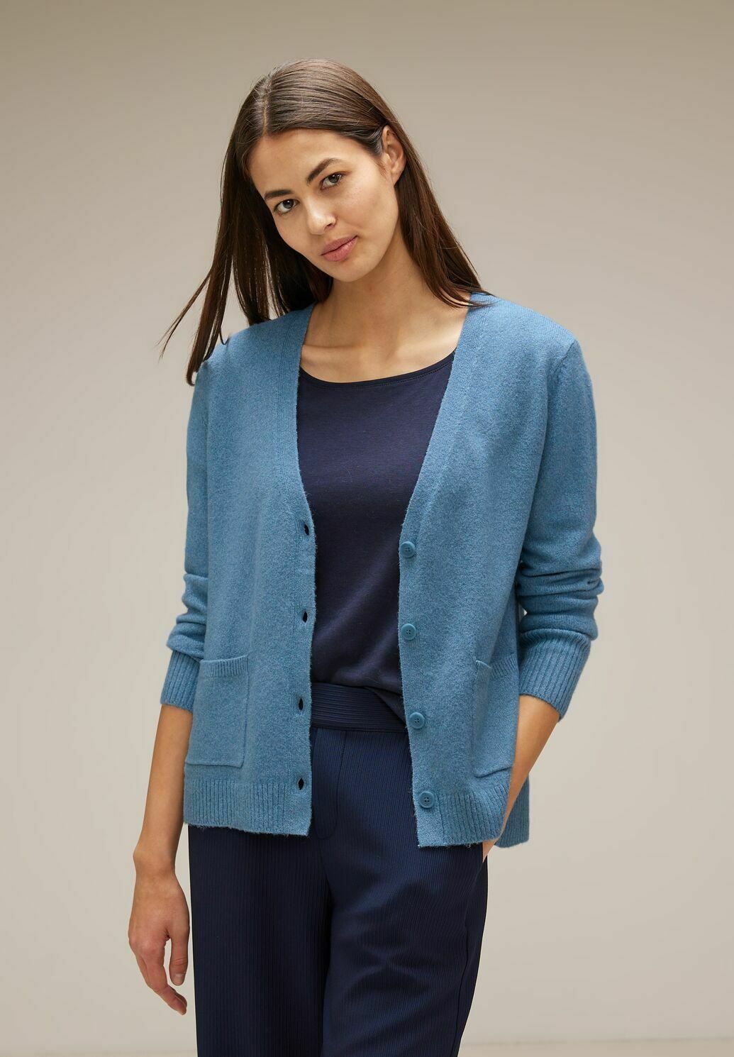 Damen Cardigan Mit Blumen-Stickerei - Grob Gestrickte Übergangsjacke V-Ausschnitt