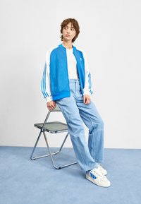 adidas Originals ADICOLOR CLASSICS SST - Veste de survêtement - blue bird
