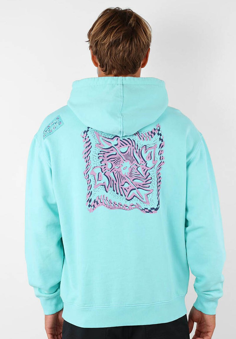 Hoodie vert menthe arborant un grand motif abstrait rose et bleu au dos, avec une coupe décontractée et une capuche à cordon.