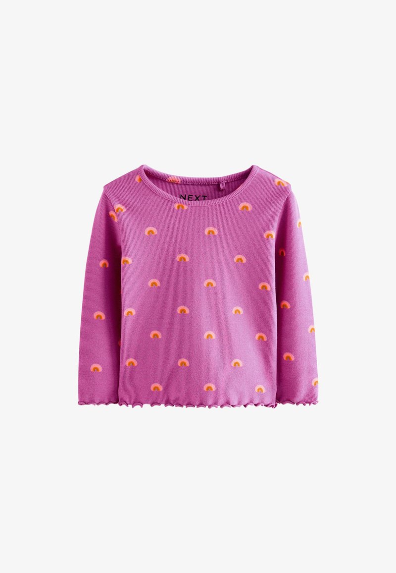 Maglione rosa a maniche lunghe lavorato a maglia con piccoli motivi arcobaleno arancioni e gialli e un orlo arricciato.