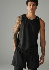 Next Top - black