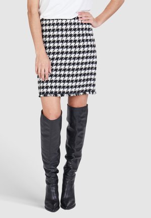 A-line skirt - black varied