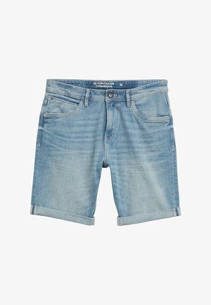 Svetlomodré denimové šortky so štandardným strihom, s gombíkovým zapínaním, piatimi vreckami, vyrolovanými manžetami a hladkou textúrou.