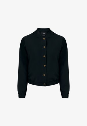 Sort bomberjakke lavet af blødt stof, med rund krave, seks metalknapper samt elastiske manchetter og kant for et tætsiddende look.