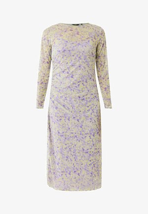 Langarm jurk in pastelkleuren van geel en paars met een bloemenpatroon, zachte stof, iets gedrapeerd ontwerp en een zijsplit.