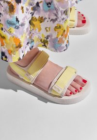 flip*flop COMFY TREK - Platform sandals - citric offwhite
