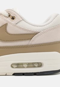 Nike Sportswear AIR MAX 1 - Sneakers low - phantom/khaki/black