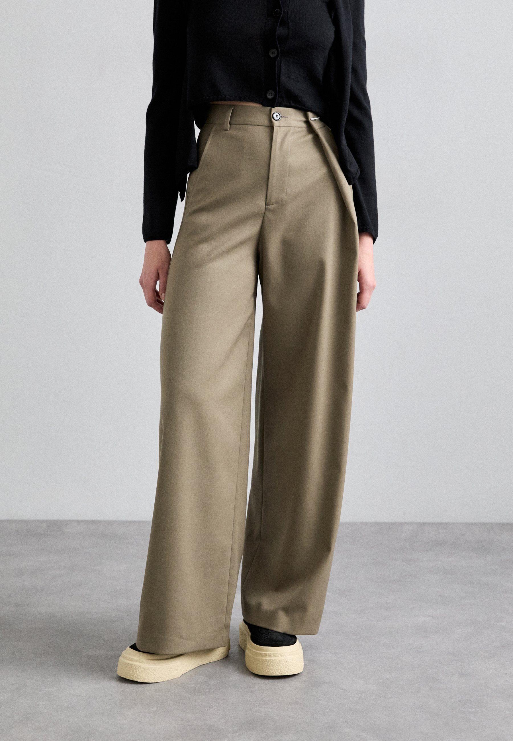 MM6 Maison Margiela PANTS - Trousers - bus green/olive