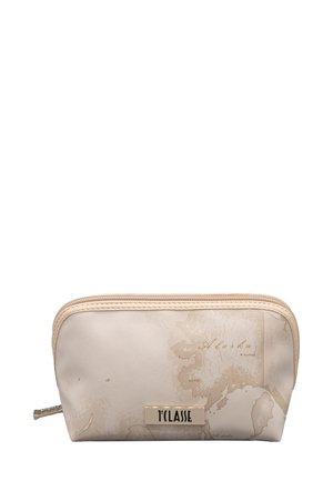 Bustina beige con cerniera, caratterizzata da un design mappa sottile con contorni dell'Alaska, una texture liscia e una targa del marchio in tonalità oro sul davanti.