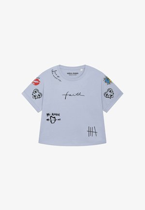 Mira Paris, TATTOO BRUTAL OVERSIZED ROLL UP TEE 26 - Trükipildiga T-särk - light blue