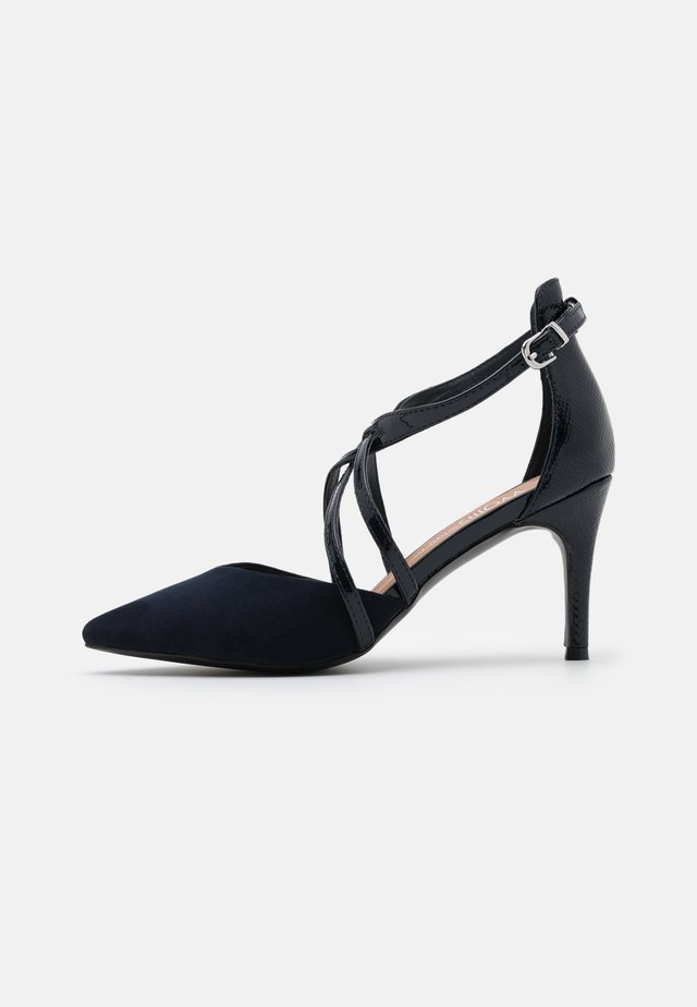 WIDE FIT WINTERBERRY - Szpilki - navy shimmer