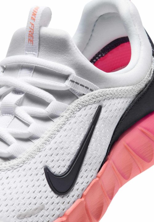 Nike FREE RIDE GS UNISEX - Road running shoes - white hyper pink atomic pink gridiron — photo 6
