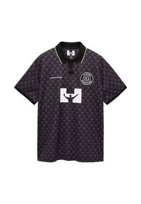 Polo nero con motivo geometrico, colletto bianco a contrasto e grafica centrale con una silhouette e testo.