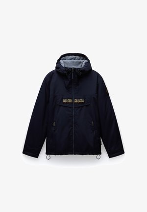 Granatowa kurtka z kapturem, zapinana na zamek, z dwiema kieszeniami po bokach i haftowanym logo na piersi. Posiada szary materiał polaru w środku.