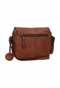 Braune Ledermessenger-Tasche mit einem Reißverschlussverschluss, vornem Logo-Patch mit einem Anker, verstellbarem Schultergurt und runder Reißverschluss-Ziehhilfe.