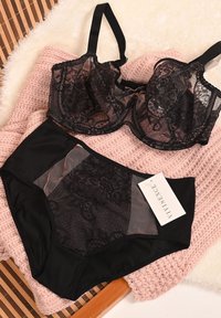 Thumbnail Image 7