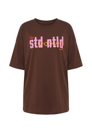 Studio Untold, T-SHIRT, OVERSIZE SHAPE, STD NTLD PRINT - T-Shirt print - brown