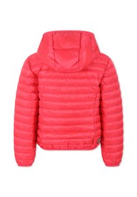 Giacca puffer rossa con cappuccio, caratterizzata da un design trapuntato e polsini elasticizzati. Tessuto morbido e vestibilità corta con dettaglio del logo vicino all'orlo.