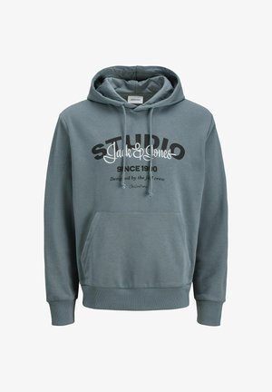 Kapuchontrui in gedempt teal met een kangoeroezak. Voorzien van een grote voorste graphic in zwart-wit tekst. Zacht, middelzwaar materiaal.