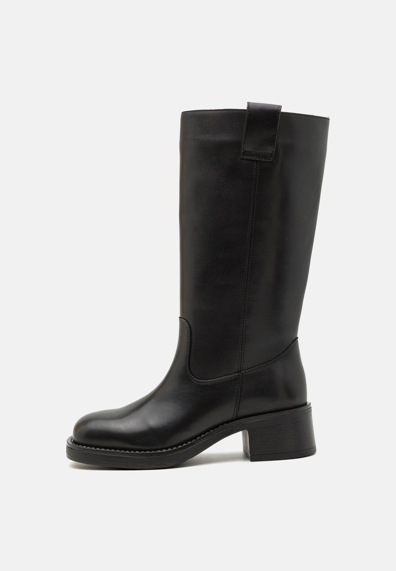 Pavement ANNELI - Platform boots - black