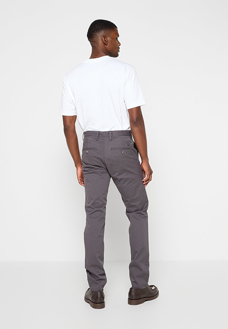 SLIM FIT