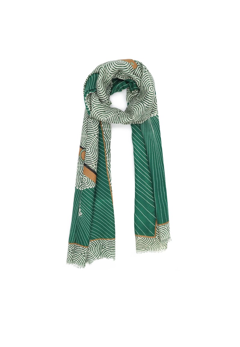Sciarpa verde con motivi bianchi e marroni a spirale, caratterizzata da strisce orizzontali e diagonali. Realizzata in tessuto morbido con bordi sfilacciati.