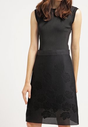 Robe pull - black