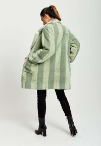 Liquorish IN STRIPE - Winter coat - green