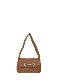 Borsa a tracolla intrecciata marrone con una tracolla incurvata, accessori in tonalità silver e un piccolo logo sul fronte. Texture morbida con una forma compatta e rettangolare.