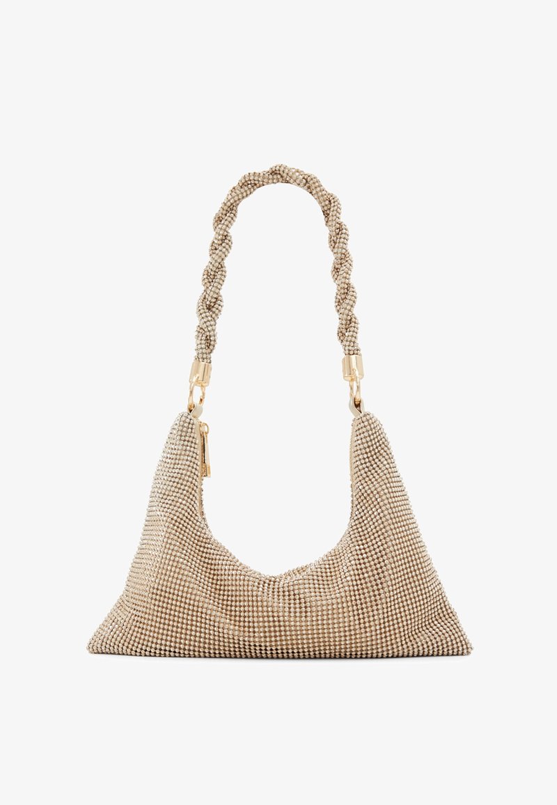 Sac à main beige couvert de petites perles, de forme triangulaire, avec une courte anse tressée perlée attachée par des fermoirs dorés.