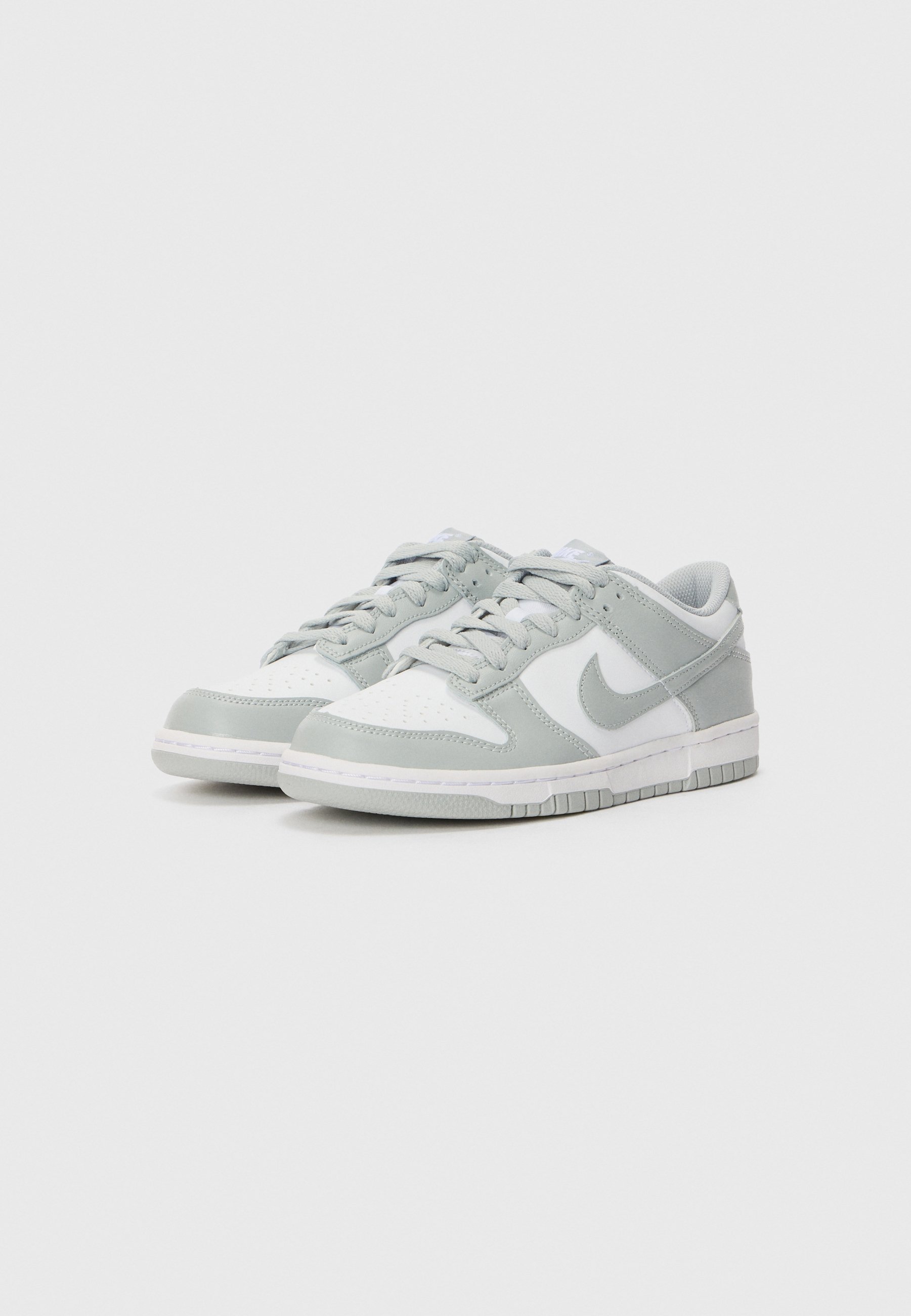 Nike Sportswear DUNK LOW UNISEX - Sneakers low - white/light smoke