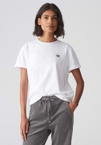 Non selezionato, white