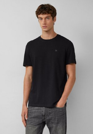 - T-shirt basic