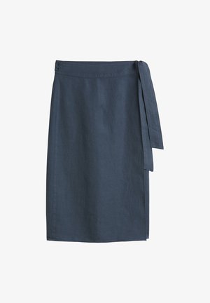 Ciemnoniebieska lniana spódnica w stylu owijanym z wiązaniem z boku. Posiada gładką fakturę i długość do kolan. Prosty design bez wzorów i zdobień.