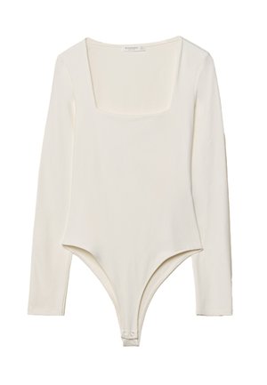 Body a maniche lunghe in crema chiaro, con scollatura quadrata, texture morbida e chiusure a pressione nella zona inguinale per una facile vestibilità.