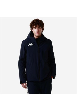 Giacca con cappuccio blu navy con cerniera frontale, tasche laterali e un logo bianco sul petto. Realizzata in un materiale liscio e resistente agli agenti atmosferici.