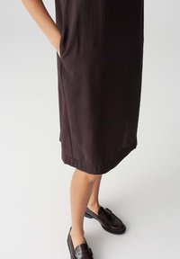OPUS REGULAR FIT - Jerseykleid - midnight brown