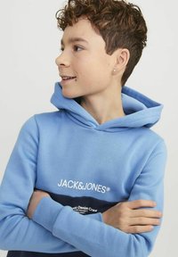 Jack & Jones Junior COLOUR BLOCKING  - Mikina s kapucňou - pacific coast